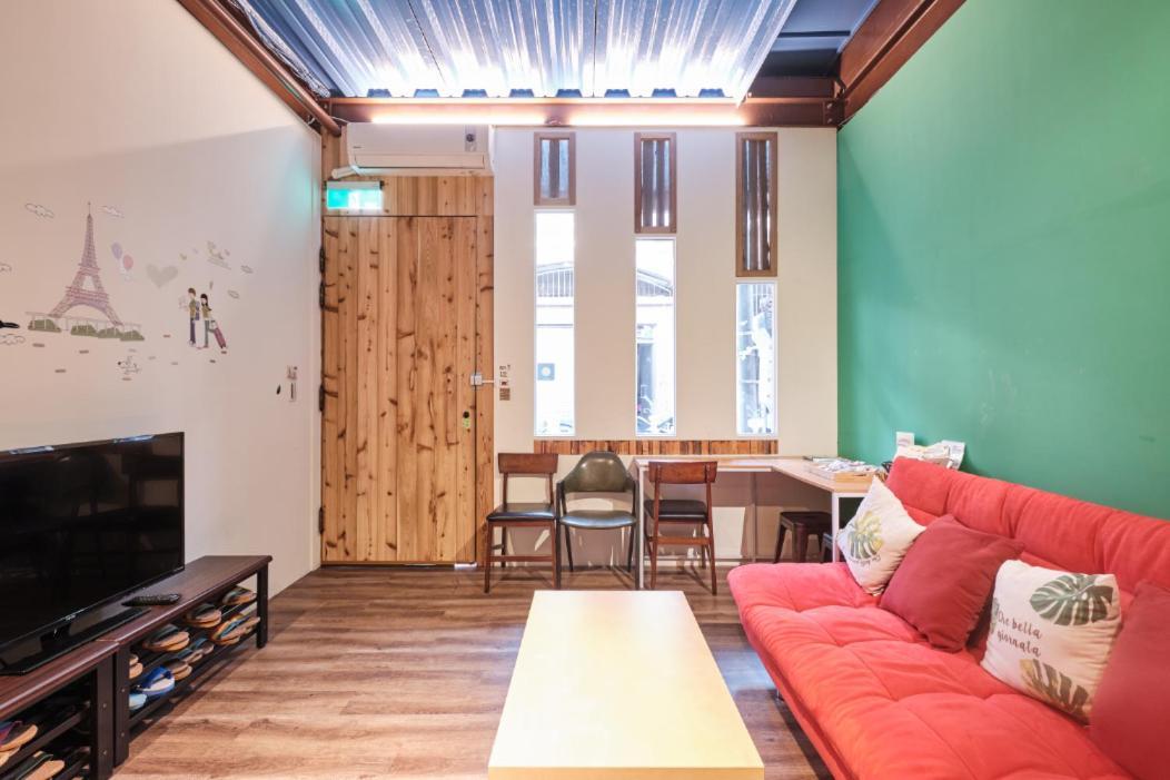 小黑琵416輕旅 Little Happy Hostel Ταϊνάν Εξωτερικό φωτογραφία